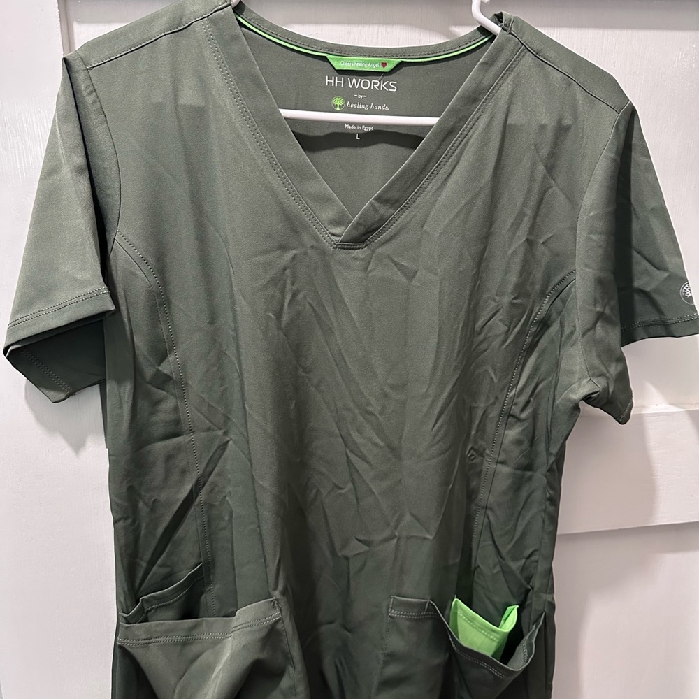 Women’s healing hands Green Scrub Shirt